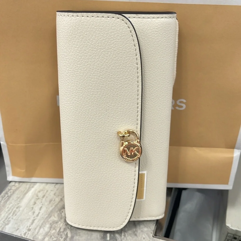Michael Kors Hamilton Large Leather Continental Wallet Light Cream  NWT